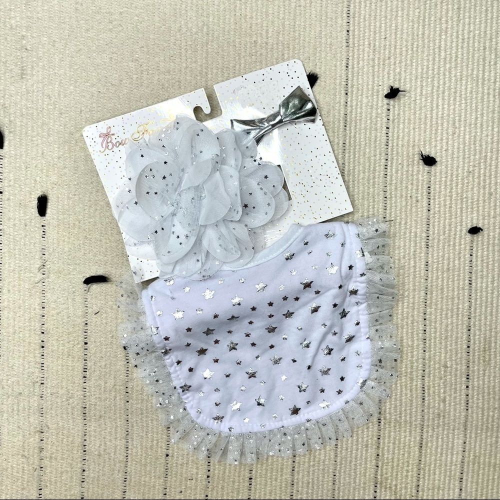 Bow Fancy Frill Star Bow & Bib NWT